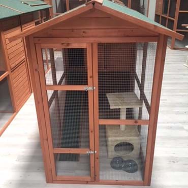 Front photo of a small cat boarding suite.